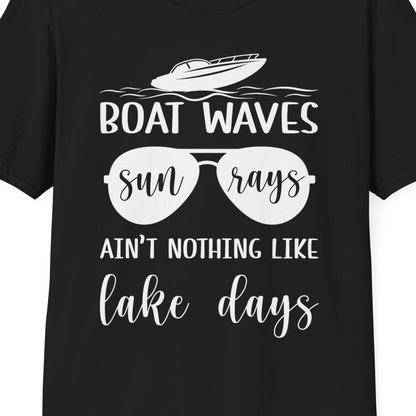 Boat Waves Sun Rays Lake Days Summer Lake Life Shirt — T-Shirt T-Shirt – Black – Best Cruise Shirts Close Up